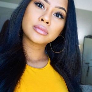 Meet your Posher, Dayana